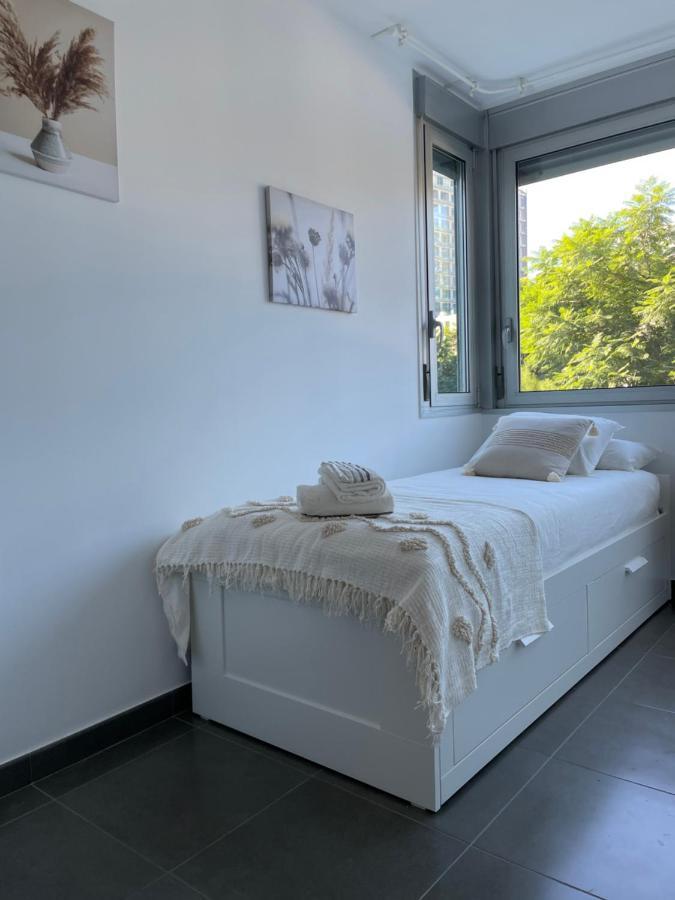 Standing Apartment Barcelona Forum 산트 아드리아 데 베소스 외부 사진